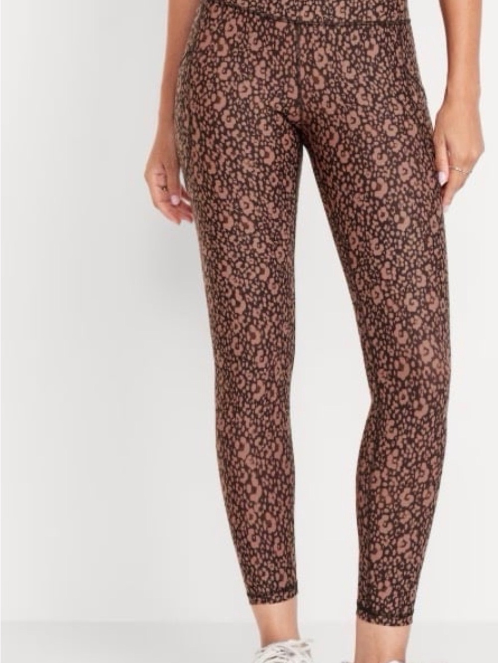 Old Navy Leopard-Print Leggings in Brown and Black
